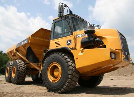Camion articulé 6x6 hors route